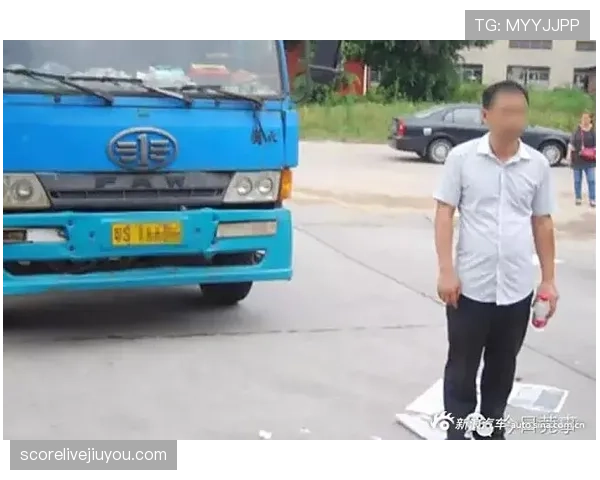 施洋背的包能顶我半年工资，看到他下车我瞬间想假装不认识